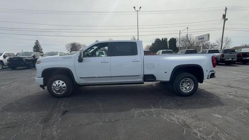 Polar White Tricoat 2026 Chevrolet Silverado 3500 High Country