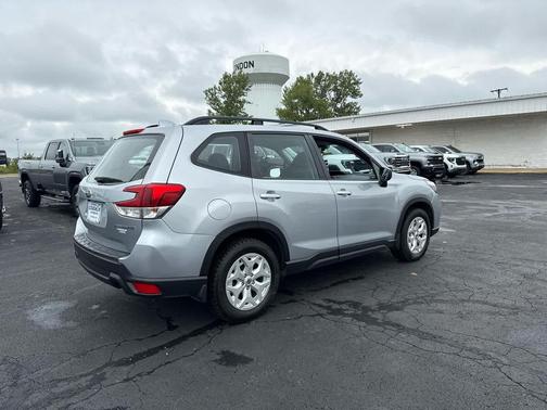 Ice Silver Metallic 2019 Subaru Forester Base