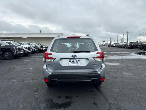 Ice Silver Metallic 2019 Subaru Forester Base