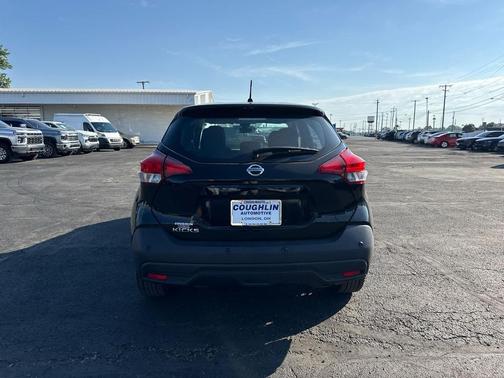 Super Black 2020 Nissan Kicks S
