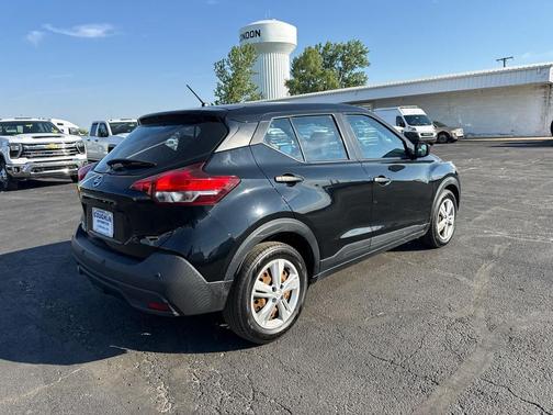 Super Black 2020 Nissan Kicks S
