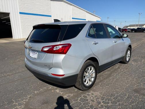 Silver Ice Metallic 2021 Chevrolet Equinox 1LT