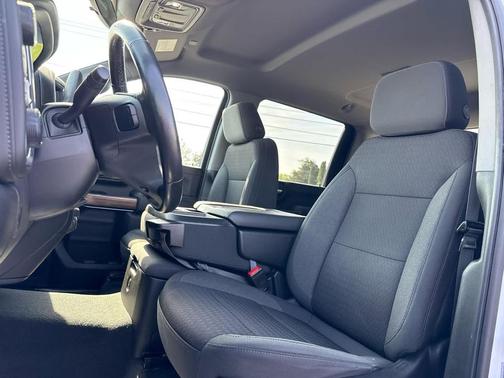 Summit White 2022 Chevrolet Silverado 2500 LT