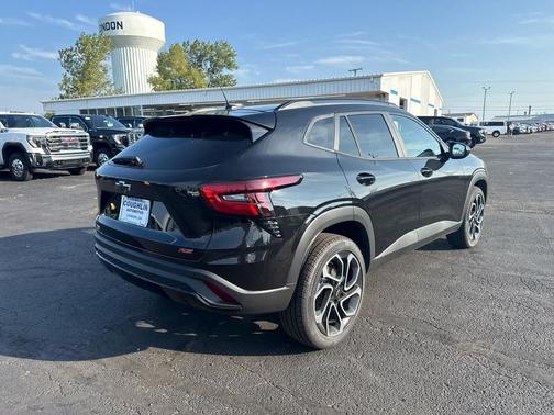 Mosaic Black Metallic 2026 Chevrolet Trax FWD 2RS
