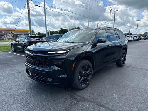 Mosaic Black Metallic 2027 Chevrolet Traverse RS