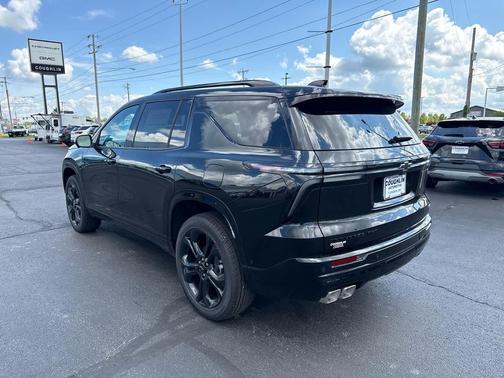 Mosaic Black Metallic 2027 Chevrolet Traverse RS