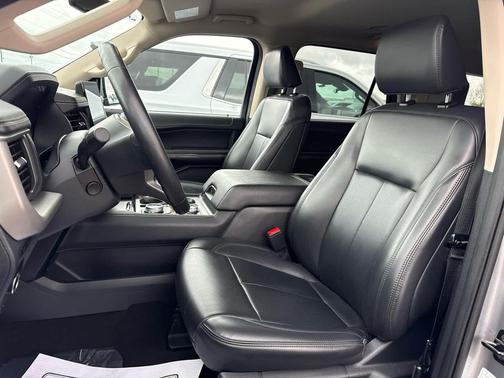 ICONIC SILVER METALLIC 2024 Ford Expedition Max XLT