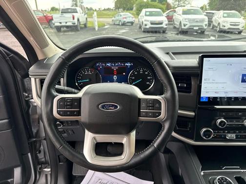 ICONIC SILVER METALLIC 2024 Ford Expedition Max XLT
