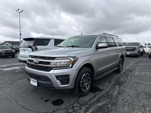 ICONIC SILVER METALLIC 2024 Ford Expedition Max XLT