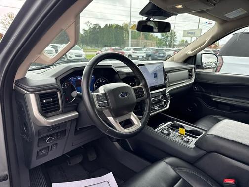 ICONIC SILVER METALLIC 2024 Ford Expedition Max XLT