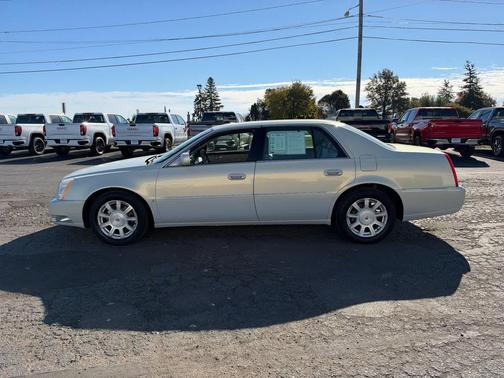 Ocean Pearl Tricoat 2010 Cadillac DTS Base