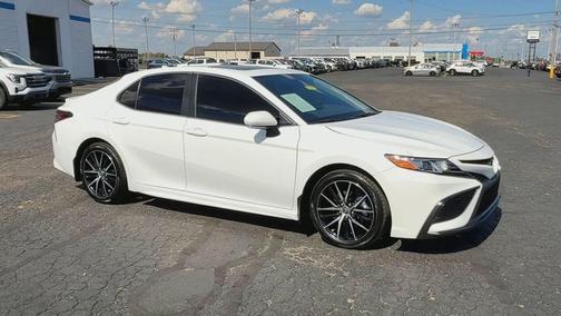 2024 Toyota Camry SE