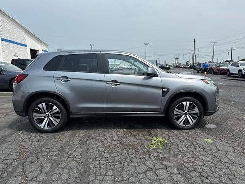 Mercury Gray Metallic 2024 Mitsubishi Outlander Sport 2.0 ES