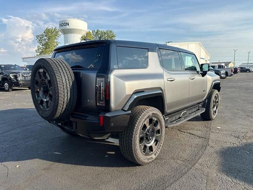 Magnus Gray Matte 2026 GMC HUMMER EV SUV 3X