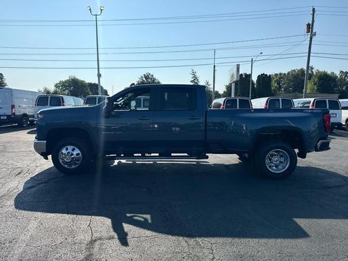 Lakeshore Blue Metallic 2026 Chevrolet Silverado 3500 LT