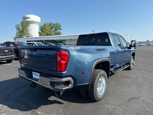 Lakeshore Blue Metallic 2026 Chevrolet Silverado 3500 LT