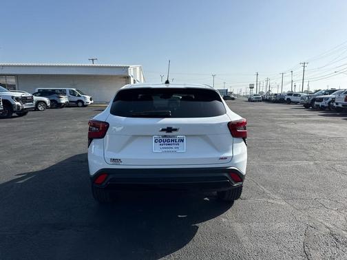 Summit White 2024 Chevrolet Trax FWD 1RS