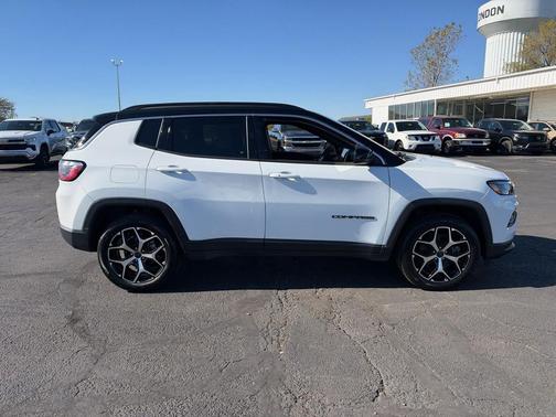 Bright White Clearcoat 2025 Jeep Compass Limited