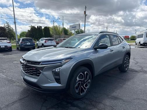 Sterling Gray Metallic 2026 Chevrolet Trax FWD 2RS