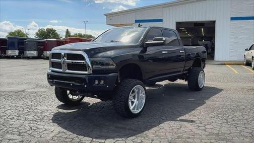2017 RAM 2500 Laramie Crew Cab 4x4 6'4' Box