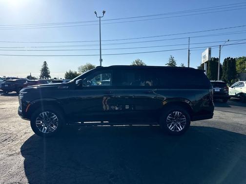 Black 2025 Chevrolet Suburban 4WD Z71