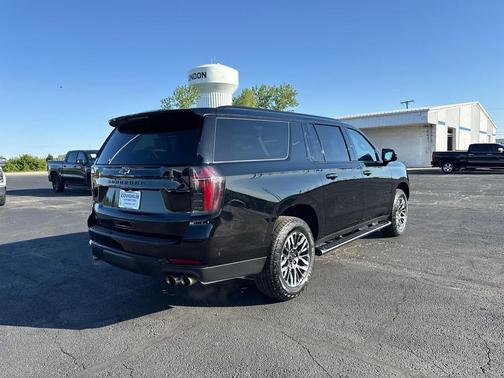 Black 2025 Chevrolet Suburban 4WD Z71