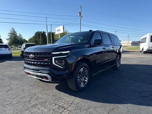 Black 2025 Chevrolet Suburban 4WD Z71