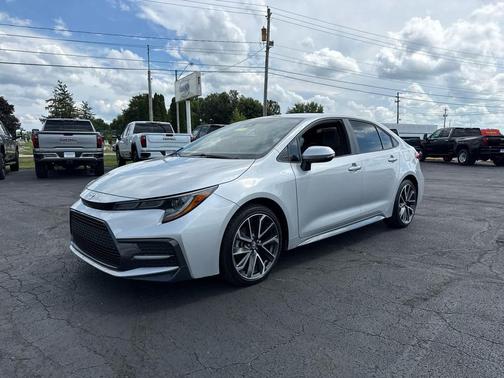 Classic Silver Metallic 2022 Toyota Corolla SE