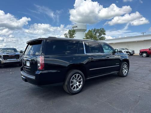 Onyx Black 2017 GMC Yukon XL Denali