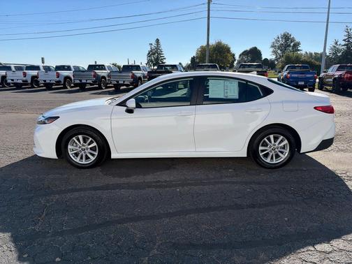 Ice Cap 2026 Toyota Camry LE