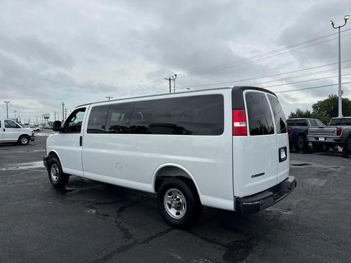Summit White 2025 Chevrolet Express 3500 RWD 3500 Extended Wheelbase LT