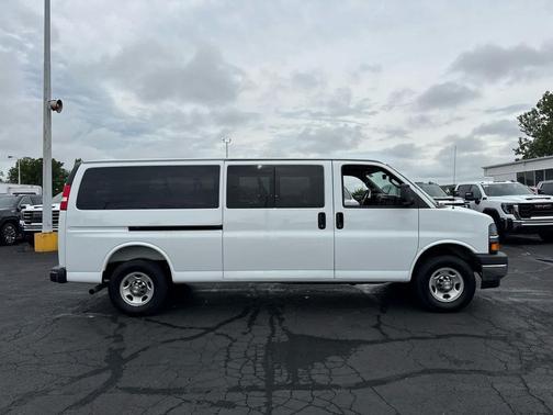 Summit White 2025 Chevrolet Express 3500 RWD 3500 Extended Wheelbase LT