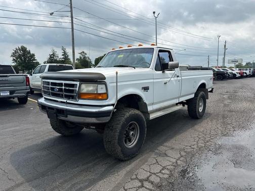 WHITE 1997 Ford F-350 XL Crew Cab