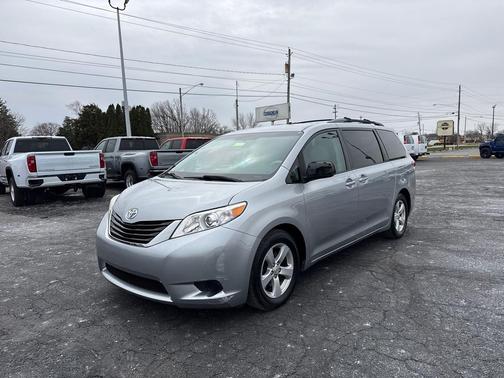 2011 Toyota Sienna LE