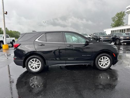Mosaic Black Metallic 2024 Chevrolet Equinox 1LT