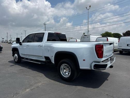 Polar White Tricoat 2026 Chevrolet Silverado 3500 High Country