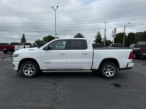 Bright White Clearcoat 2025 RAM 1500 Big Horn/Lone Star