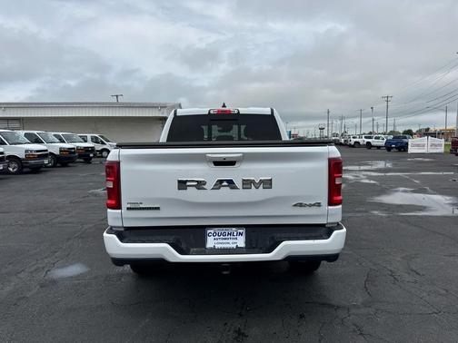 Bright White Clearcoat 2025 RAM 1500 Big Horn/Lone Star