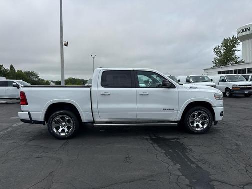 Bright White Clearcoat 2025 RAM 1500 Big Horn/Lone Star