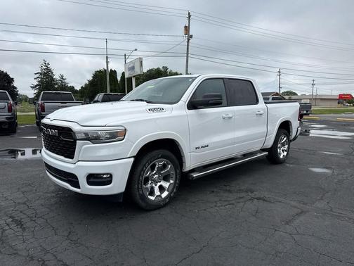 Bright White Clearcoat 2025 RAM 1500 Big Horn/Lone Star
