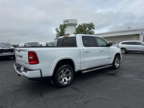 Bright White Clearcoat 2025 RAM 1500 Big Horn/Lone Star
