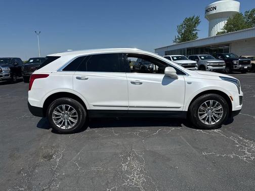 Crystal White Tricoat 2019 Cadillac XT5 Luxury