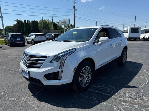 Crystal White Tricoat 2019 Cadillac XT5 Luxury