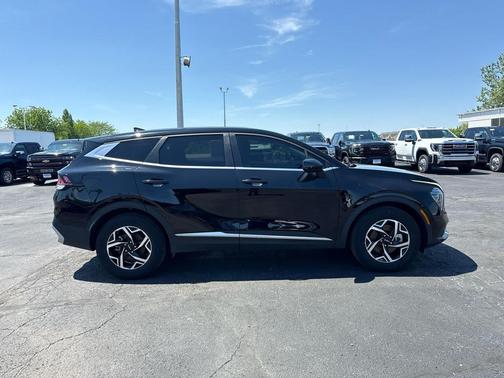 Ebony Black 2025 Kia Sportage LX