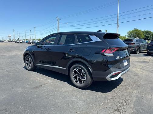 Ebony Black 2025 Kia Sportage LX