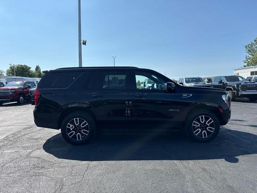 Onyx Black 2023 GMC Yukon 4WD AT4