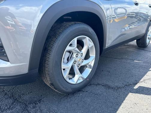 Sterling Gray Metallic 2026 Chevrolet Trax LS