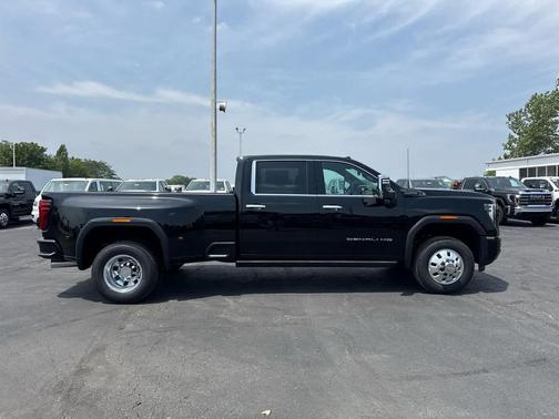 Onyx Black 2026 GMC Sierra 3500 Denali