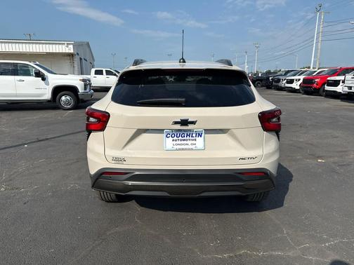 White Sands 2026 Chevrolet Trax FWD ACTIV