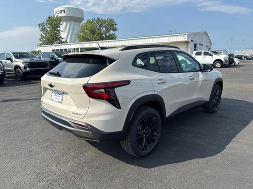 White Sands 2026 Chevrolet Trax FWD ACTIV